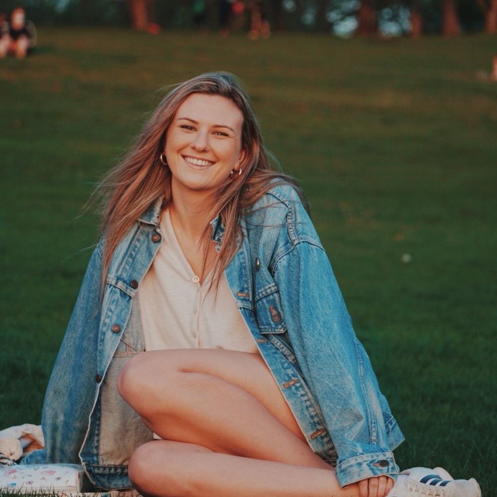 Meet your Posher, Adena